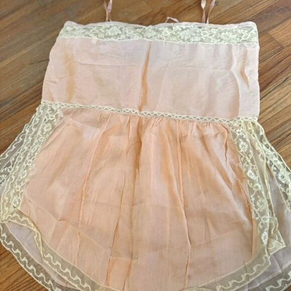 Vintage 1950’s Pink Silk Lace Romper Teddy Lingerie Size XL(40) - Picture 5 of 10